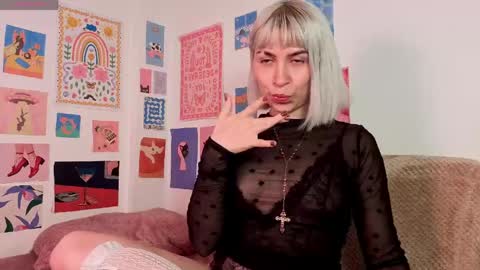 annietinky online show from April 26, 10:51 pm