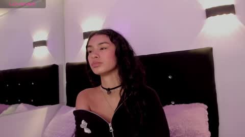 Snapshot of anniie_evans1 chatting on September 26, 4:44 pm Annie Evans online show from September 26, 4:44 pm