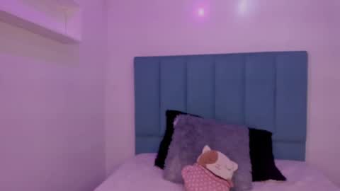Snapshot of anniie_evans1 chatting on October 6, 2:25 pm Annie Evans online show from October 6, 2:25 pm