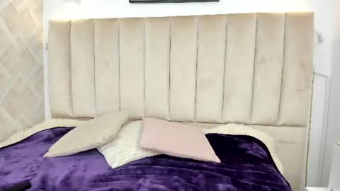 Annie Queen online show from July 3, 4:52 am