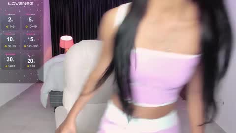 Anniiee online show from March 8, 11:05 am