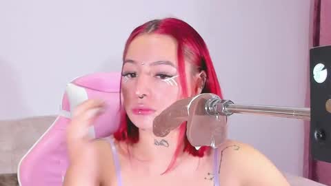 Snapshot of annika_03 chatting on December 20, 3:36 am Gise. online show from December 20, 3:36 am