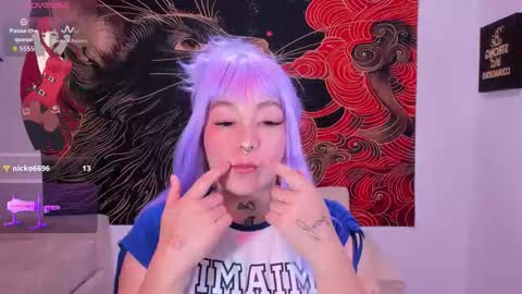 Snapshot of annika_03 chatting on December 2, 1:00 am Gise. online show from December 2, 1:00 am