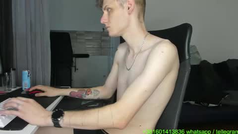 Snapshot of annonimsick chatting on September 10, 9:53 am online show from September 10, 9:53 am