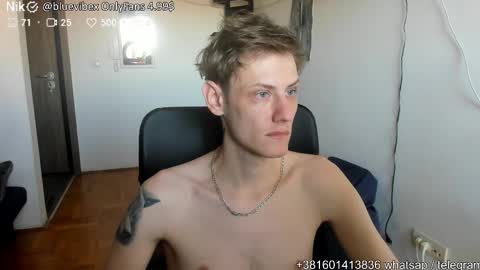Snapshot of annonimsick chatting on September 20, 1:01 pm online show from September 20, 1:01 pm