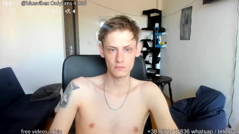 Snapshot of annonimsick chatting on September 23, 12:08 pm online show from September 23, 12:08 pm