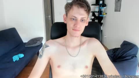 Snapshot of annonimsick chatting on September 25, 12:09 pm online show from September 25, 12:09 pm