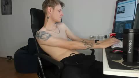 Snapshot of annonimsick chatting on September 29, 1:49 pm online show from September 29, 1:49 pm