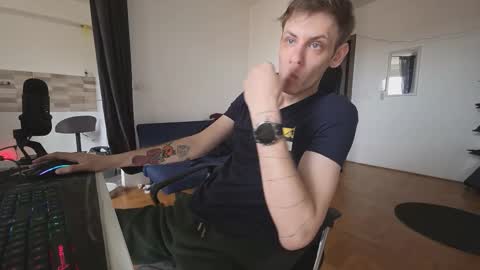    online show from November 20, 1:33 pm