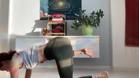 Snapshot of anntics_ chatting on September 12, 3:28 am N antics online show from September 12, 3:28 am