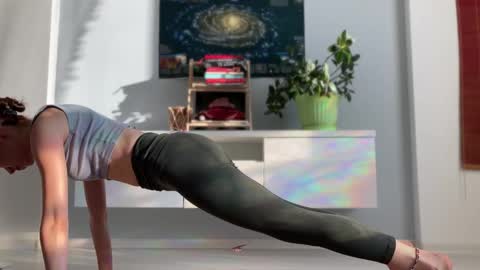 Snapshot of anntics_ chatting on September 13, 3:50 am N antics online show from September 13, 3:50 am