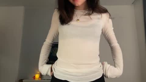 Snapshot of anntics_ chatting on November 22, 4:11 am N antics online show from November 22, 4:11 am