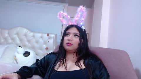 Snapshot of anny_louis chatting on December 10, 6:33 am ANNY LOUIS online show from December 10, 6:33 am