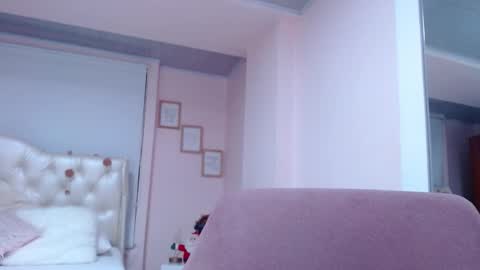 Snapshot of anny_louis chatting on December 15, 2:08 am ANNY LOUIS online show from December 15, 2:08 am