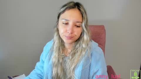 Issabela online show from November 13, 12:15 pm