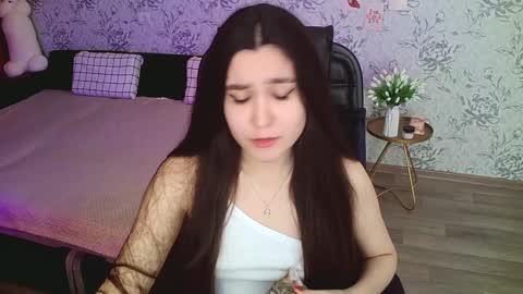 Annie online show from December 28, 12:24 pm