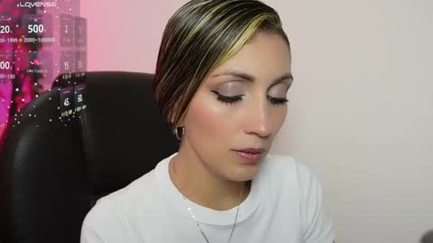 Snapshot of anny_sweet72 chatting on May 9, 11:48 am Anny online show from May 9, 11:48 am