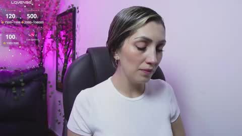 Snapshot of anny_sweet72 chatting on May 26, 11:39 am Anny online show from May 26, 11:39 am