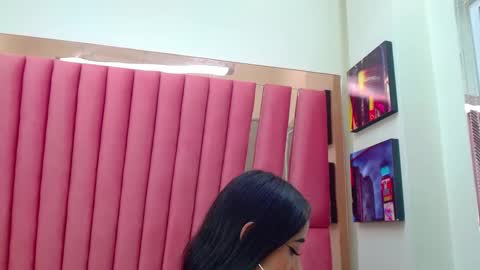 Anny online show from January 29, 1:07 pm