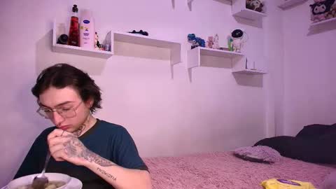 Snapshot of annyharris chatting on November 18, 11:15 pm anny harris online show from November 18, 11:15 pm