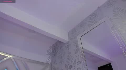 Snapshot of annyhathaway chatting on March 30, 10:33 pm Anny online show from March 30, 10:33 pm