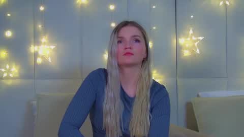 annyraii online show from December 1, 6:29 am