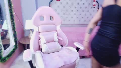 AnnyXhot online show from December 18, 11:24 am