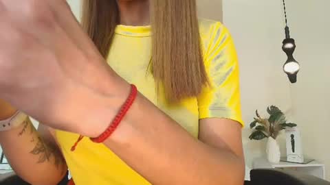 AnnyXhot online show from June 17, 11:12 am
