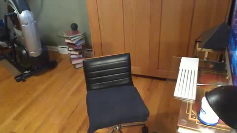 Snapshot of anoaklawnguy chatting on October 1, 4:02 pm anoaklawnguy online show from October 1, 4:02 pm