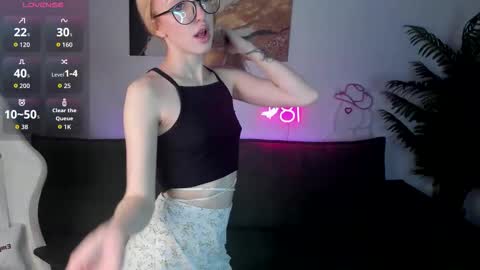 Snapshot of anorababy chatting on November 27, 7:32 am Anora online show from November 27, 7:32 am