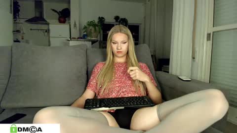 Snapshot of anorsel chatting on February 14, 10:59 am Sexy Ladybug online show from February 14, 10:59 am