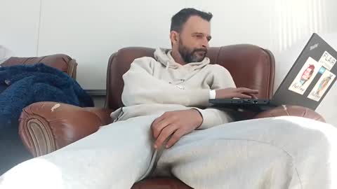 Snapshot of ansreramso chatting on December 29, 10:45 am Lower chakra online show from December 29, 10:45 am