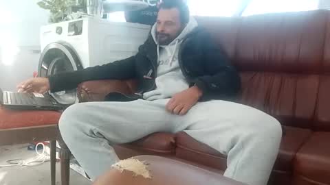 Snapshot of ansreramso chatting on January 18, 9:45 am Lower chakra online show from January 18, 9:45 am