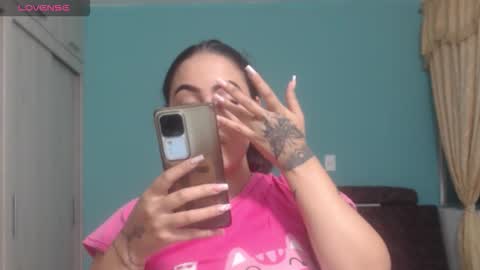 Snapshot of anthonela_queen chatting on December 18, 1:22 am Anthonela Queen online show from December 18, 1:22 am