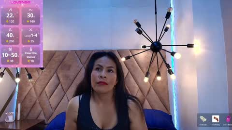 Anthonelaa   online show from May 1, 1:16 pm