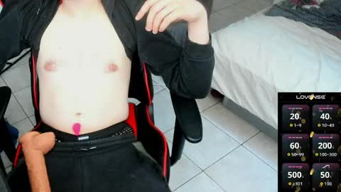 Snapshot of anthonyloveseks chatting on April 14, 5:19 pm Anthony online show from April 14, 5:19 pm