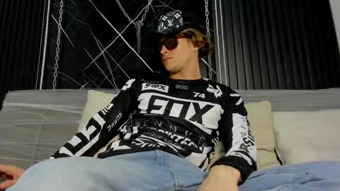 Snapshot of anthonystone_ chatting on May 28, 11:02 pm Anthonny online show from May 28, 11:02 pm