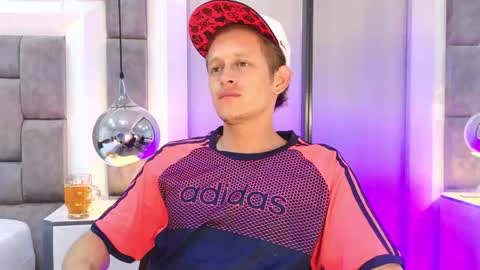 Anthonny online show from June 1, 7:48 pm