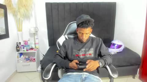       online show from April 29, 1:10 am
