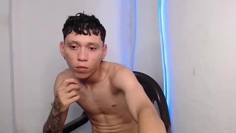 Snapshot of antoine_martercum chatting on December 19, 3:57 am Antoine online show from December 19, 3:57 am