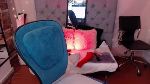 antolyh_c online show from March 14, 12:10 pm