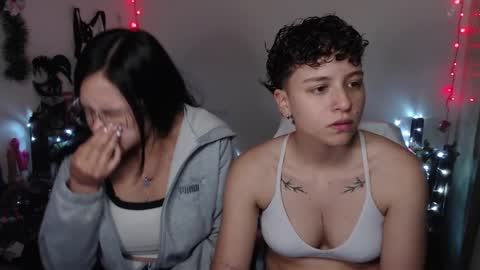 Snapshot of antonella_cruz02 chatting on December 19, 1:39 am anto ford02 online show from December 19, 1:39 am