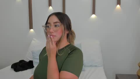 A N T O N E L L A  online show from January 21, 2:59 pm