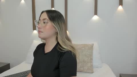 A N T O N E L L A  online show from January 29, 12:02 pm