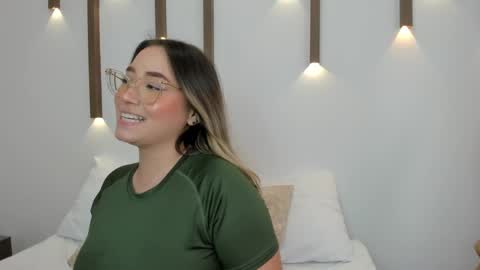 A N T O N E L L A  online show from January 31, 3:11 pm