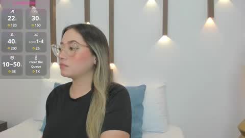 A N T O N E L L A  online show from February 4, 12:00 pm