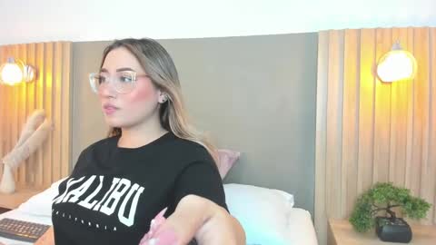 A N T O N E L L A  online show from March 12, 12:57 pm