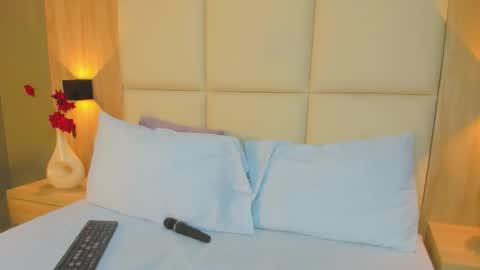 A N T O N E L L A  online show from March 12, 12:22 pm