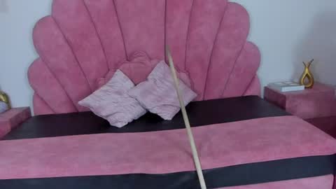 antonella_foxxxx online show from June 24, 2:21 am