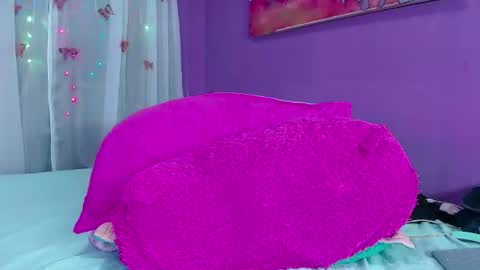 Snapshot of antonella_hotkiss chatting on June 12, 4:39 pm Antonella online show from June 12, 4:39 pm